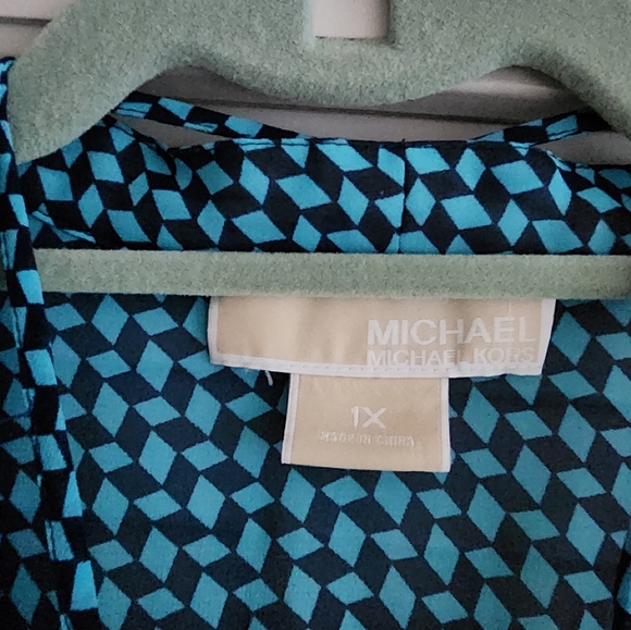 Michael Kors Turquoise and Navy Blouse Size 1X - Picture 3 of 5